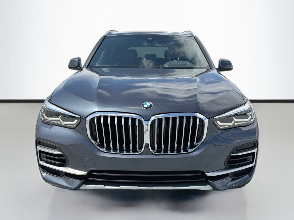 Used 2022 BMW X5 xDrive40i w/ Premium Package AWD/4WD image 2