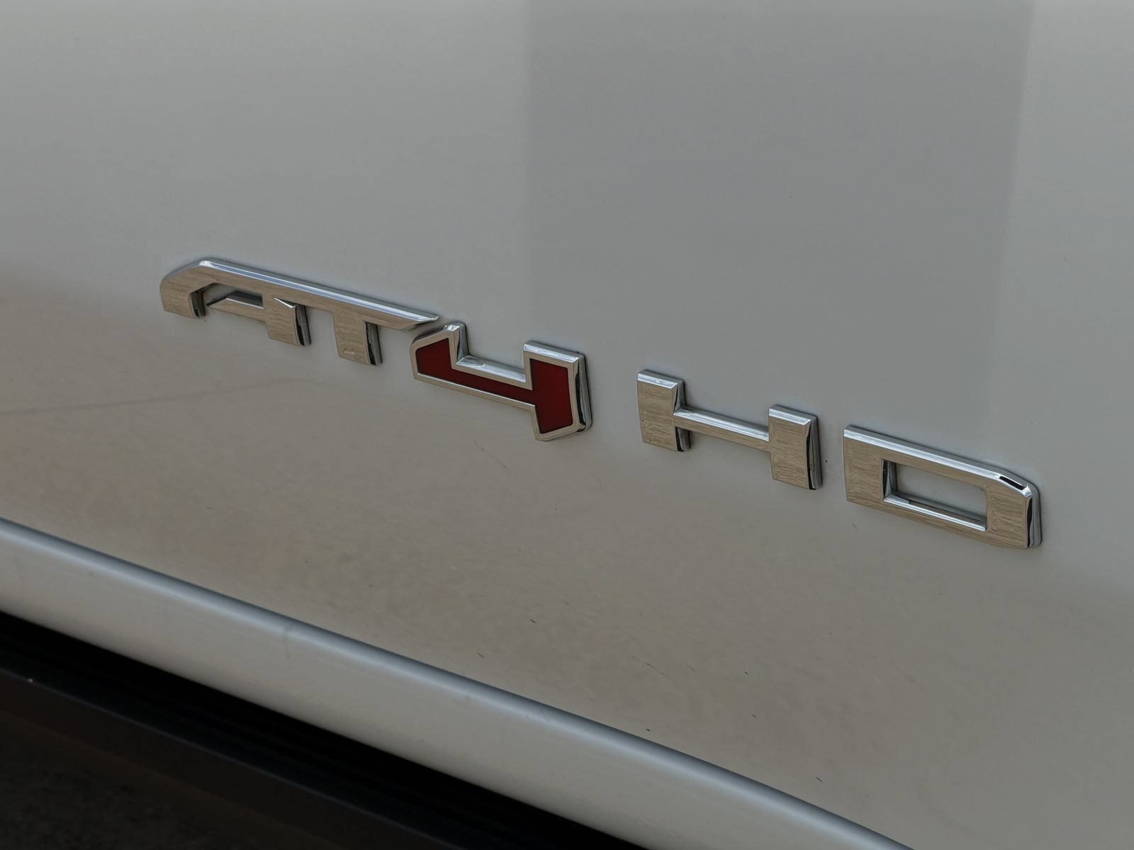 Used 2022 GMC Sierra 2500 AT4 w/ AT4 Premium Plus Package AWD/4WD image 12