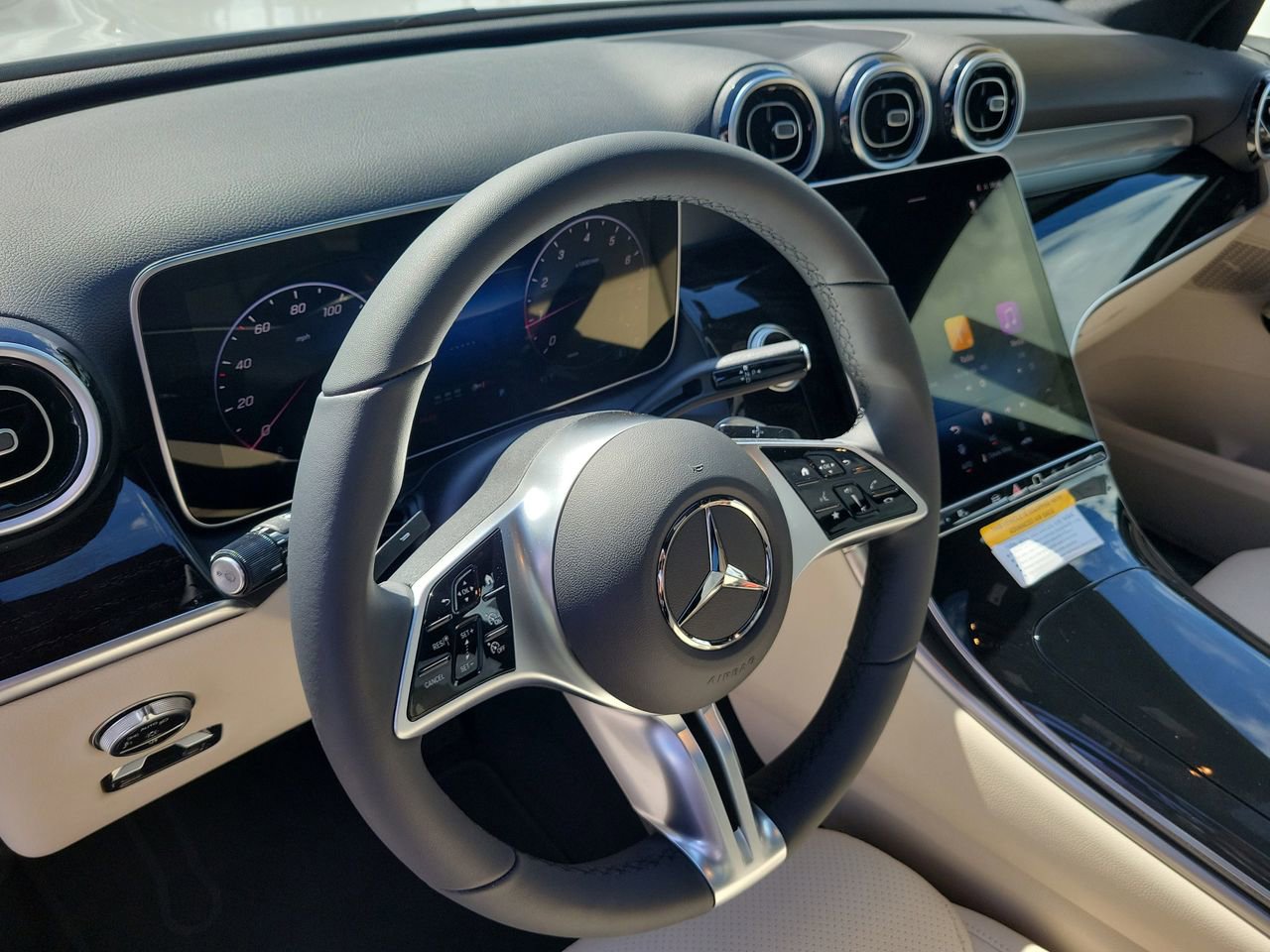 New 2026 Mercedes-Benz GLC 300 image 23