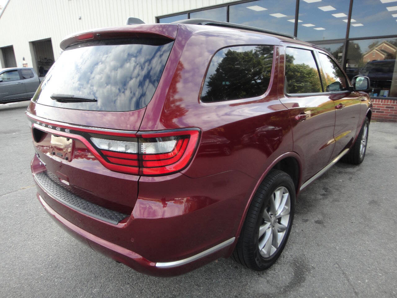 Used 2019 Dodge Durango SXT image 6