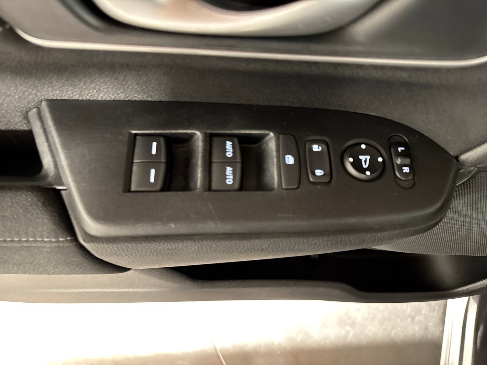 Used 2020 Honda CR-V EX image 19