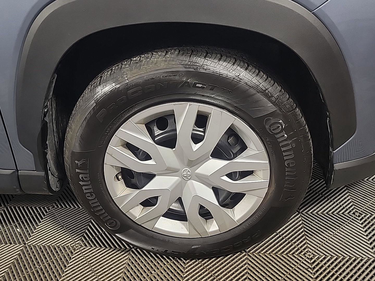 Used 2024 Toyota Corolla Cross L image 3