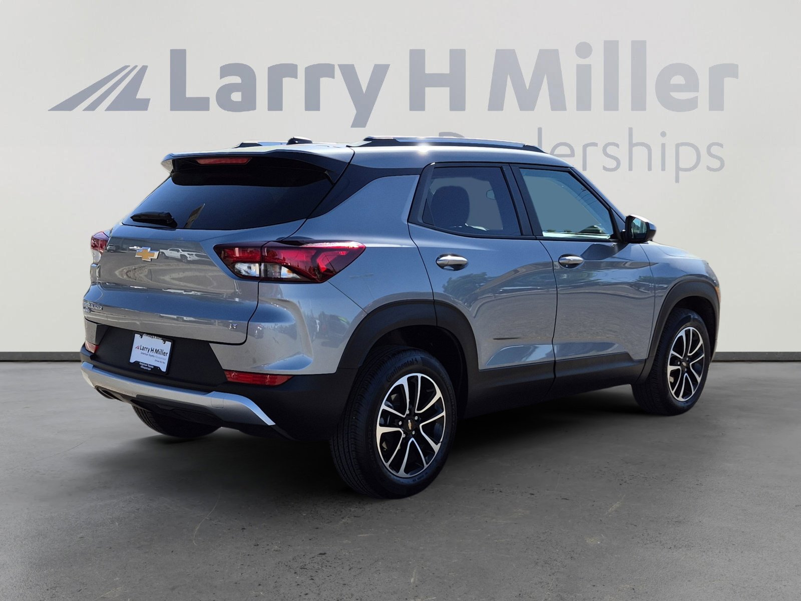 Used 2025 Chevrolet TrailBlazer LT AWD/4WD image 9