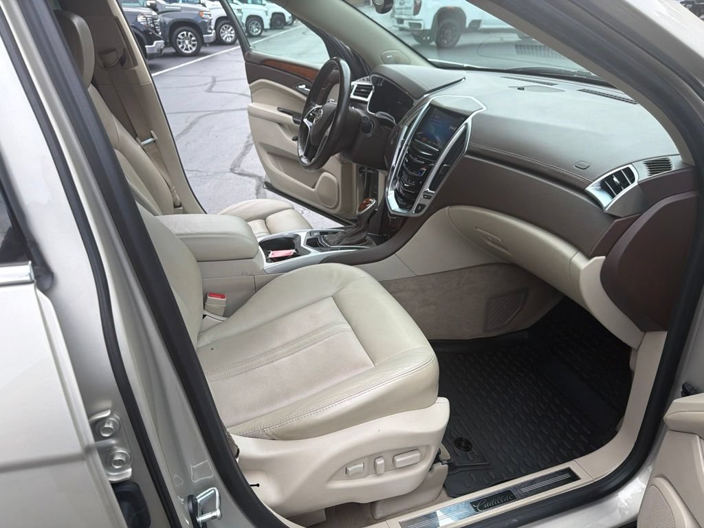 Used 2016 Cadillac SRX Luxury FWD image 16