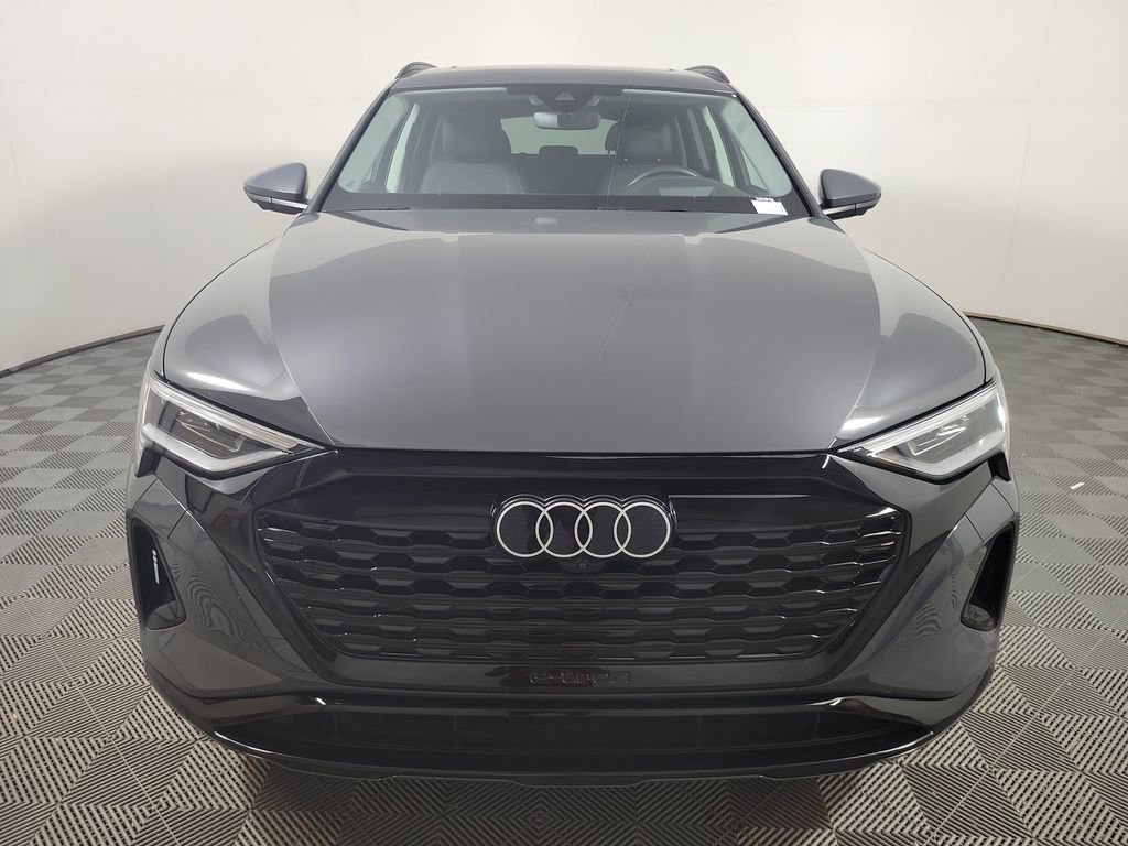 Used 2024 Audi Q8 e-tron Prestige w/ Prestige Package AWD/4WD image 2