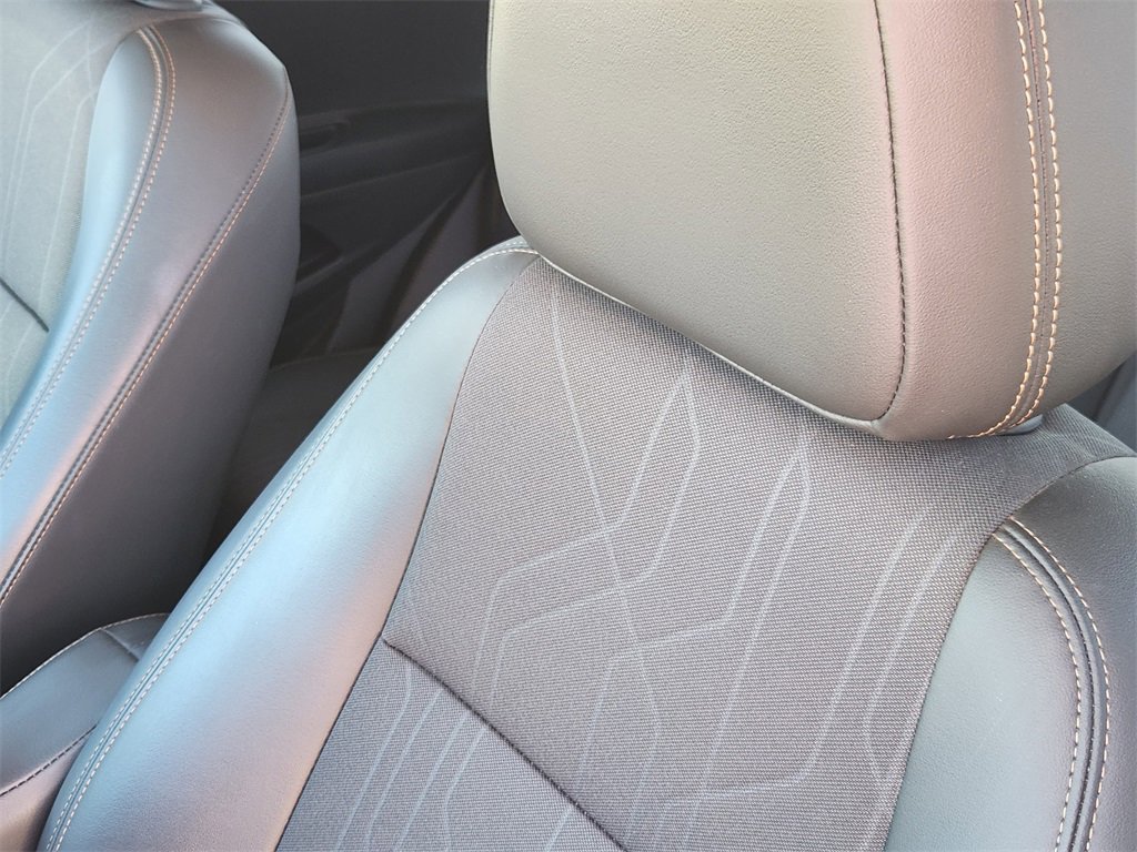 Used 2022 Chevrolet Trax LT w/ LT Convenience Package image 15