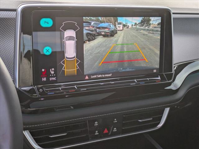 Used 2025 Volkswagen Atlas Cross Sport SEL R-Line image 12