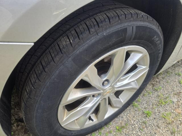 Used 2019 Chevrolet Malibu LT FWD image 7