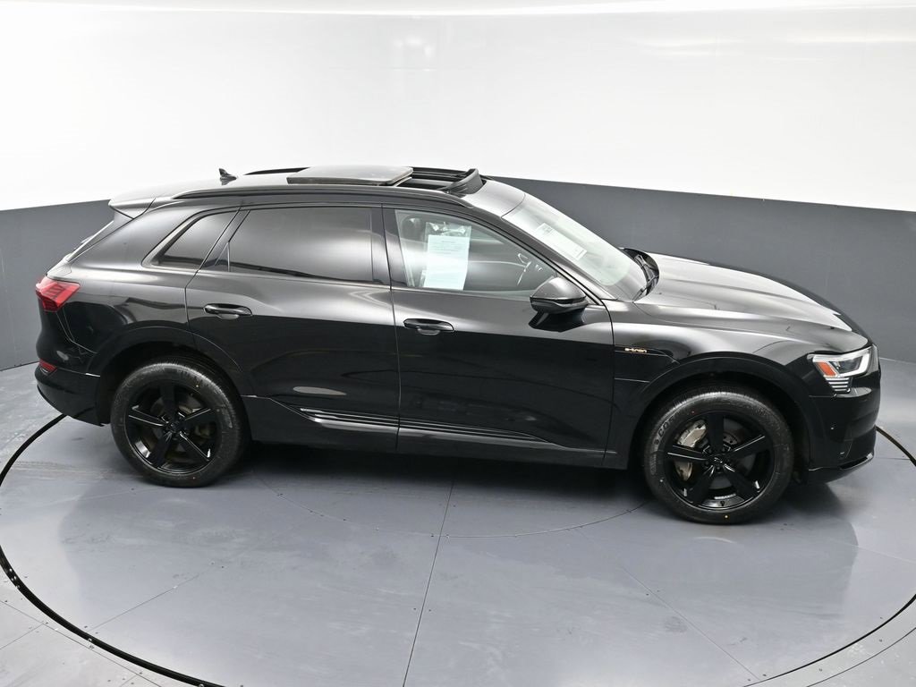 Used 2019 Audi e-tron Prestige w/ Prestige Package image 47