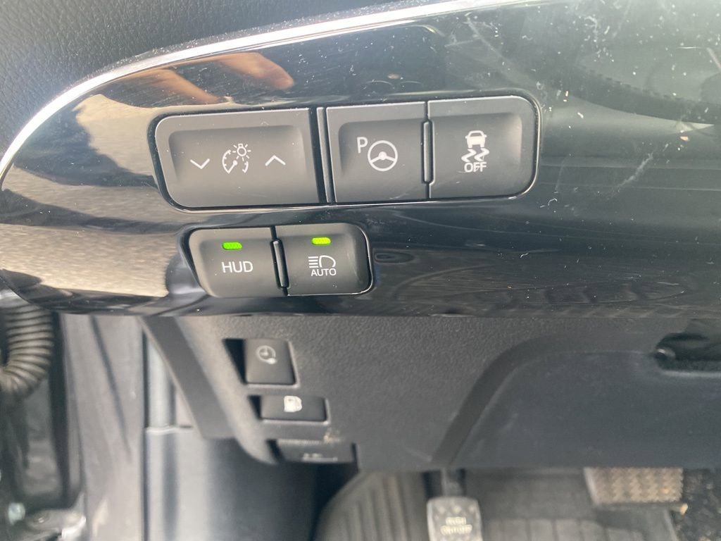 Used 2017 Toyota Prius Prime Premium image 8