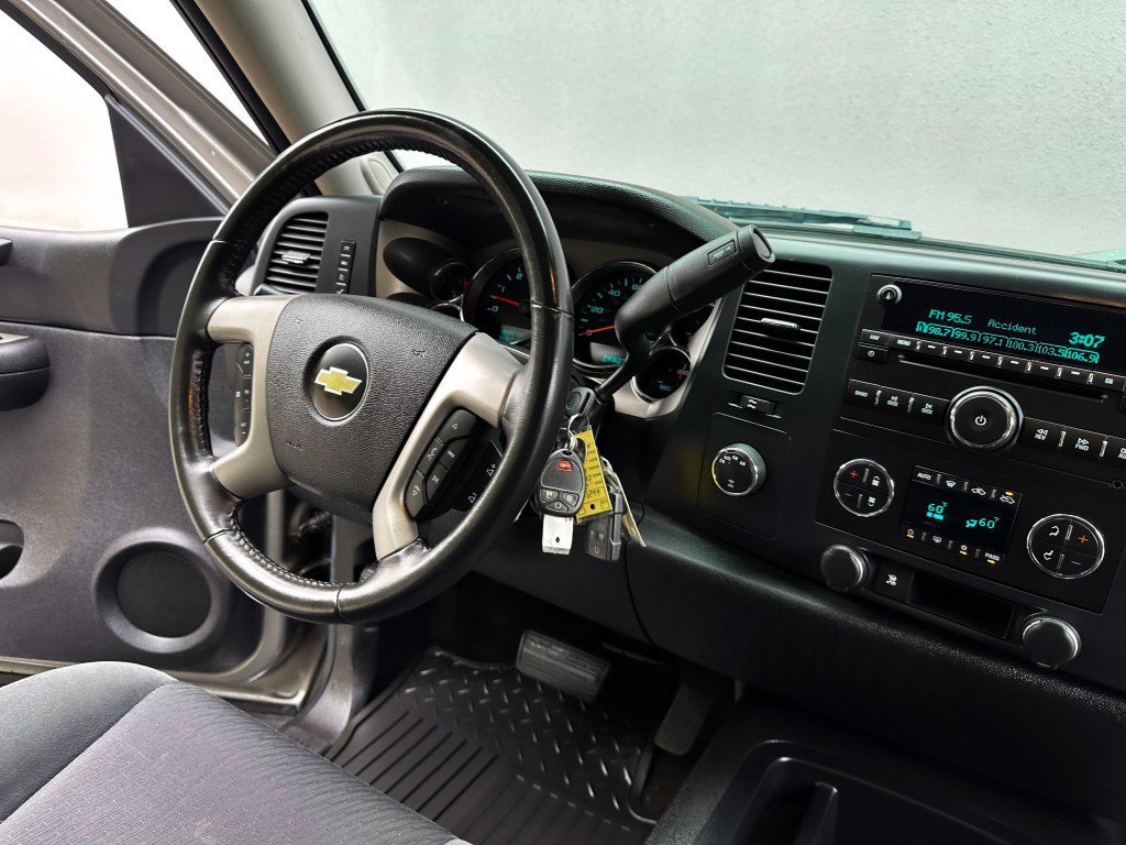 Used 2009 Chevrolet Silverado 1500 LT w/ Power Pack Plus AWD/4WD image 26