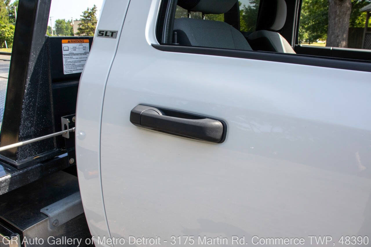 Used 2024 RAM 5500 SLT w/ Quick Order Package 2YG SLT AWD/4WD image 32