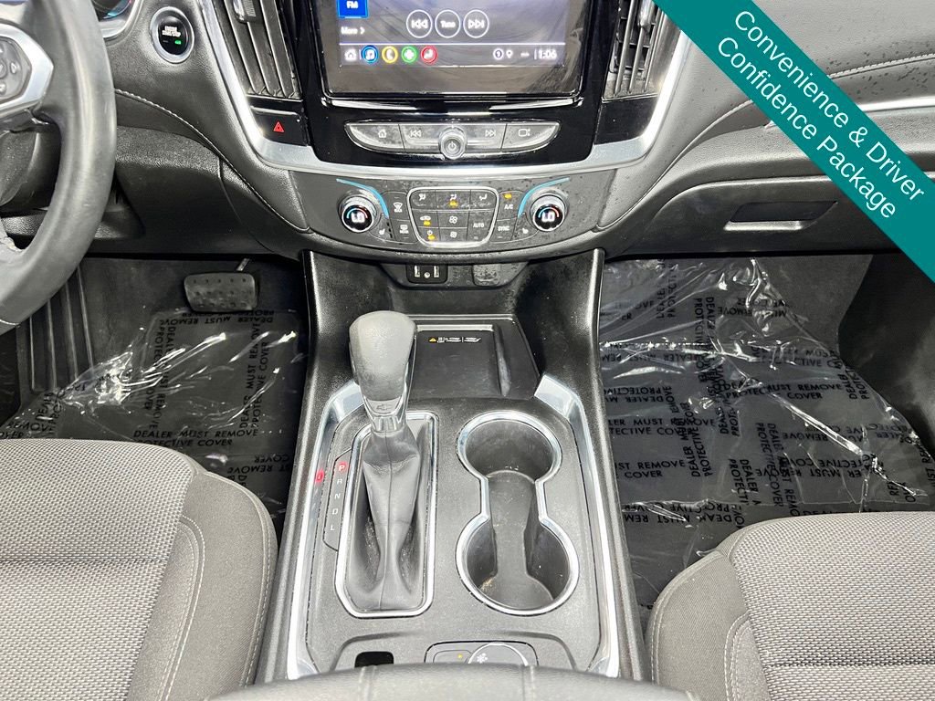 Used 2023 Chevrolet Traverse LT FWD image 3