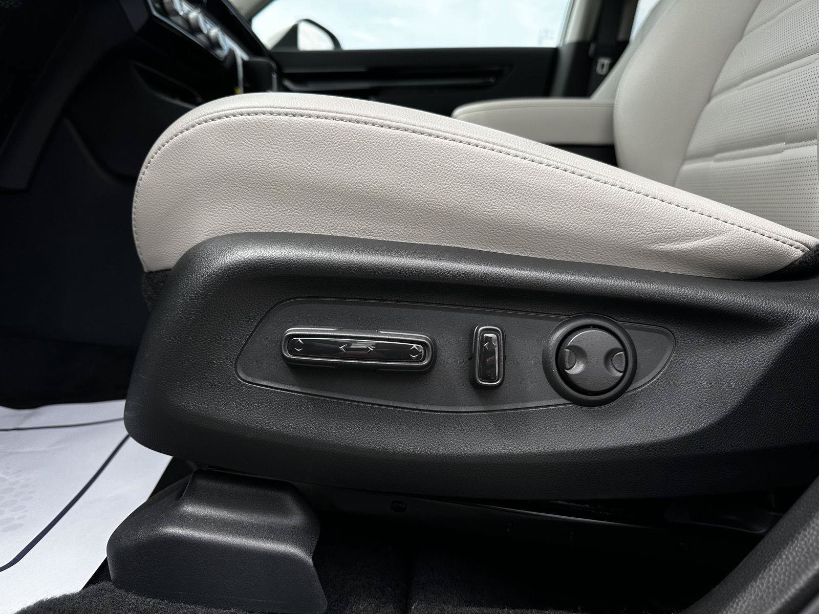 Used 2026 Honda CR-V EX-L image 9