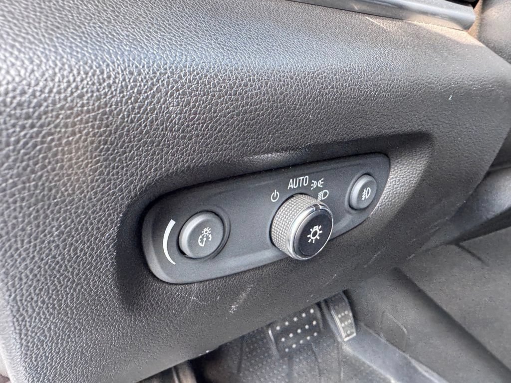 Used 2019 Chevrolet Traverse LT w/ LPO, Floor Liner Package AWD/4WD image 14