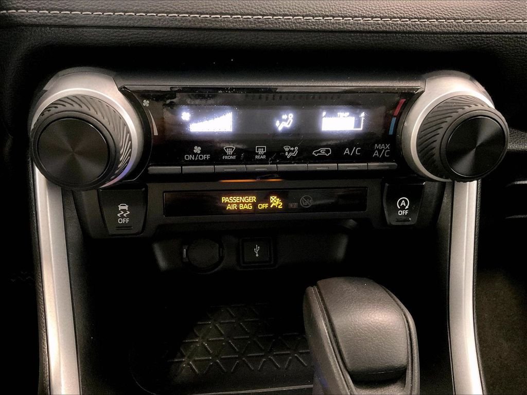 Certified 2021 Toyota RAV4 LE AWD/4WD image 25