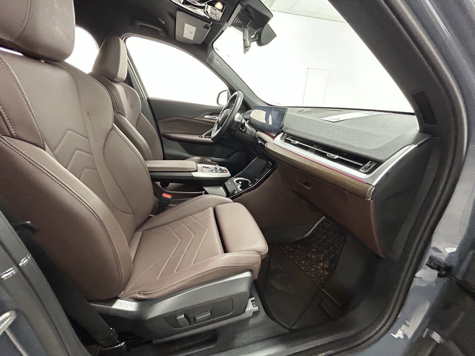 Used 2023 BMW X1 xDrive28i w/ Convenience Package image 39