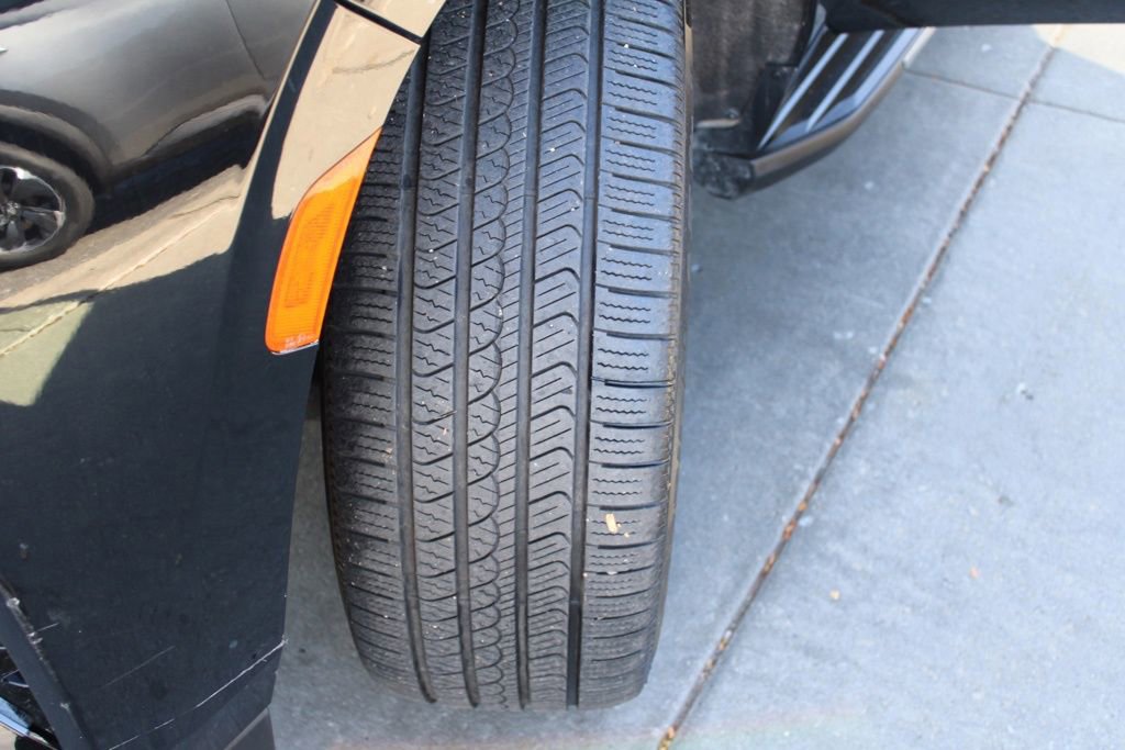 Used 2021 Chevrolet Suburban High Country image 12