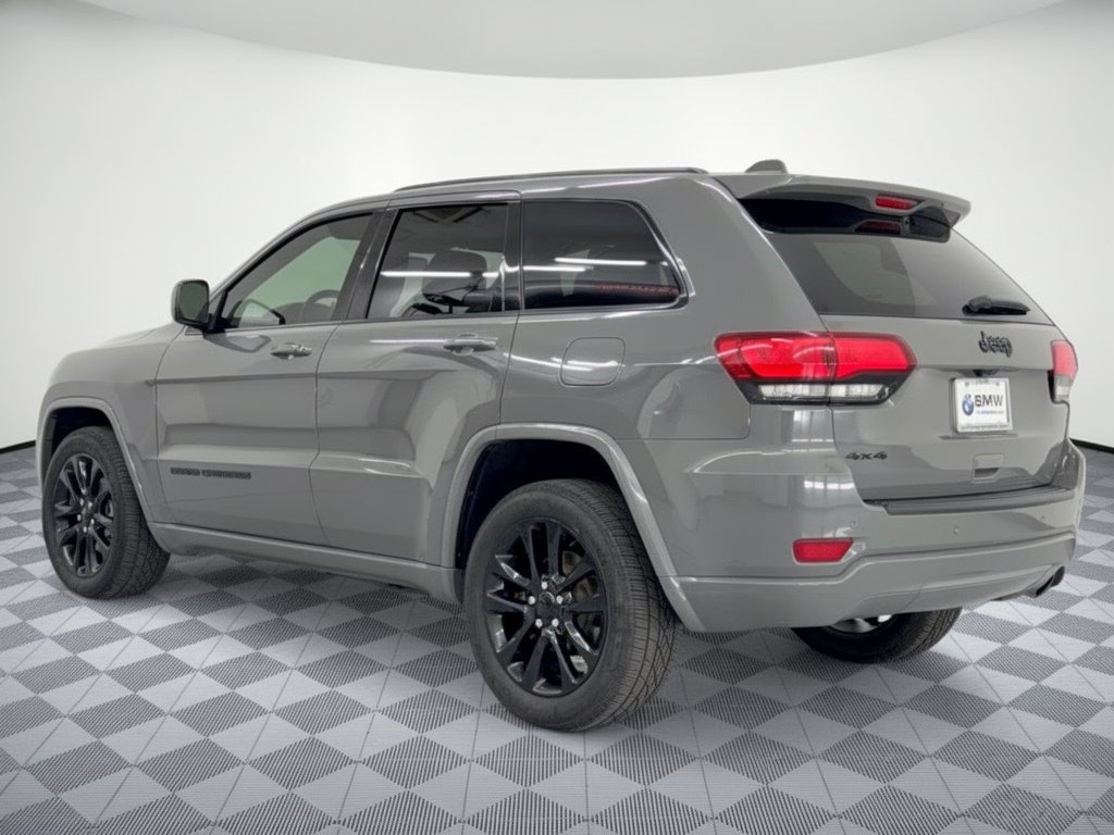 Used 2020 Jeep Grand Cherokee Altitude AWD/4WD image 3