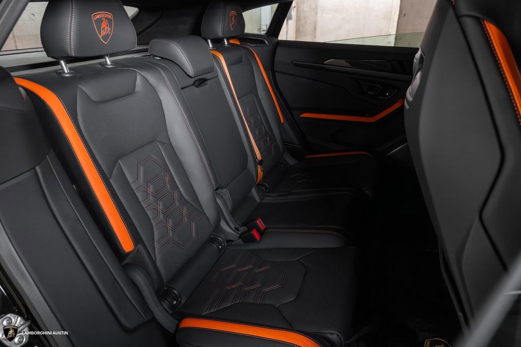 Used 2025 Lamborghini Urus SE image 44