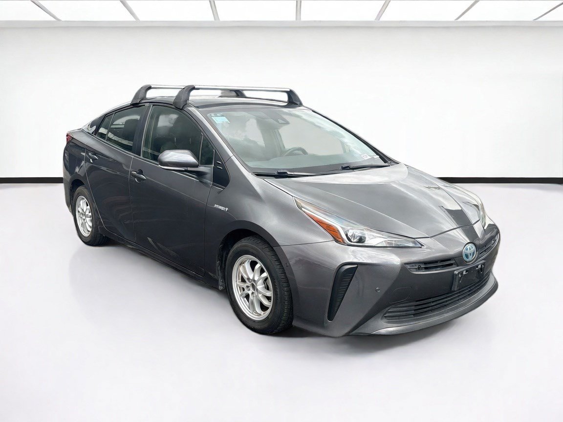 Used 2022 Toyota Prius LE FWD image 3