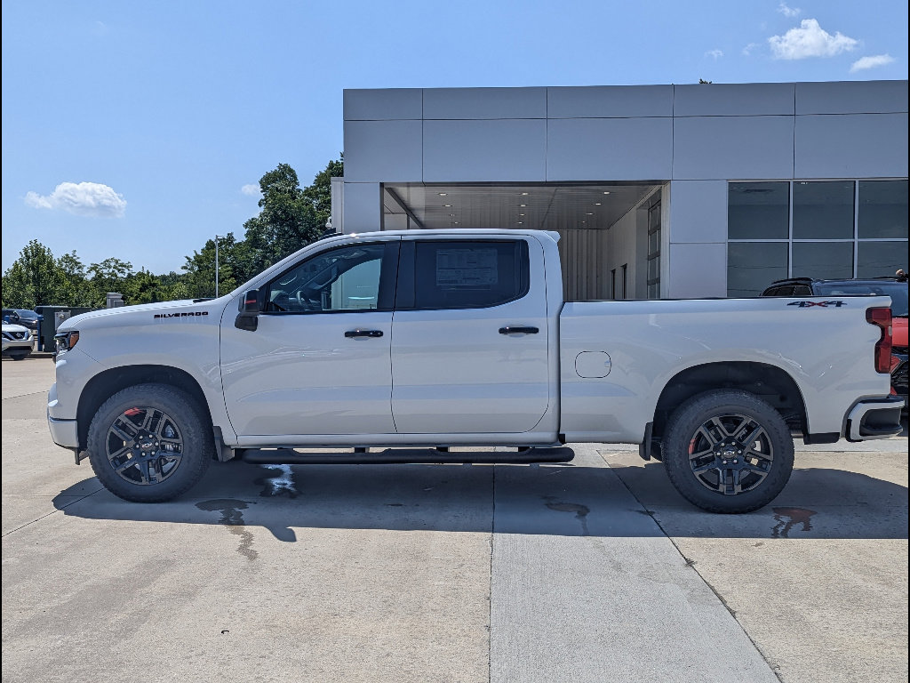 New 2026 Chevrolet Silverado 1500 RST w/ Redline Edition AWD/4WD image 9