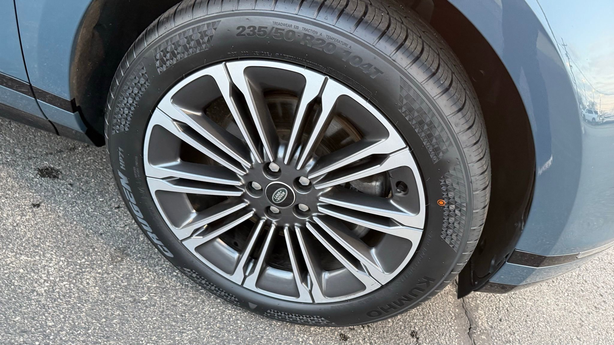 Used 2024 Land Rover Range Rover Evoque Dynamic SE image 40