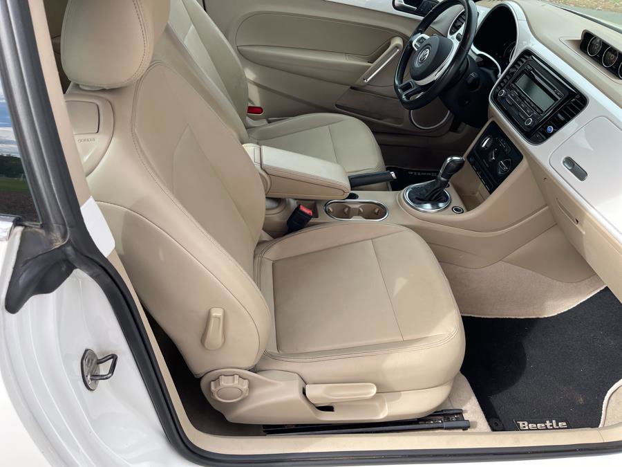 Used 2013 Volkswagen Beetle TDI FWD image 35