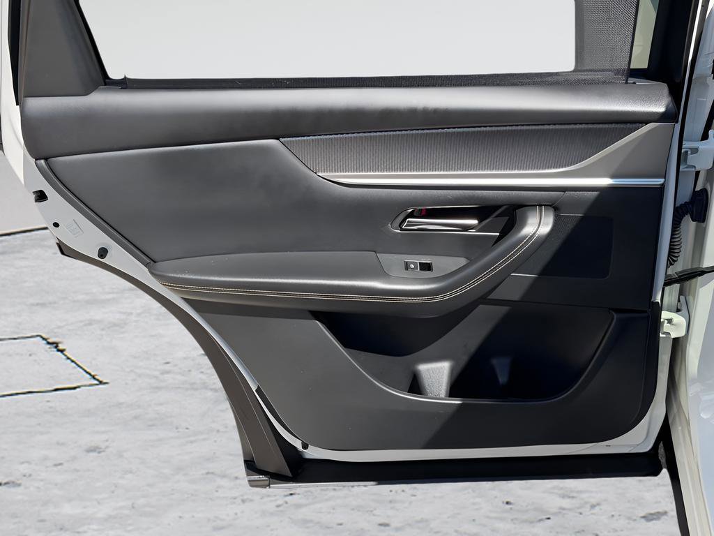 Used 2025 MAZDA CX-70 Plug-In Hybrid w/ Premium Pkg image 20