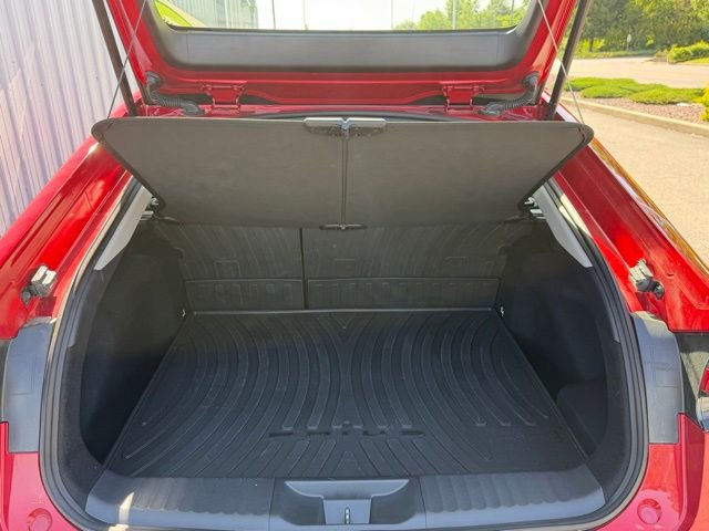 Used 2025 Toyota Prius XLE FWD image 31
