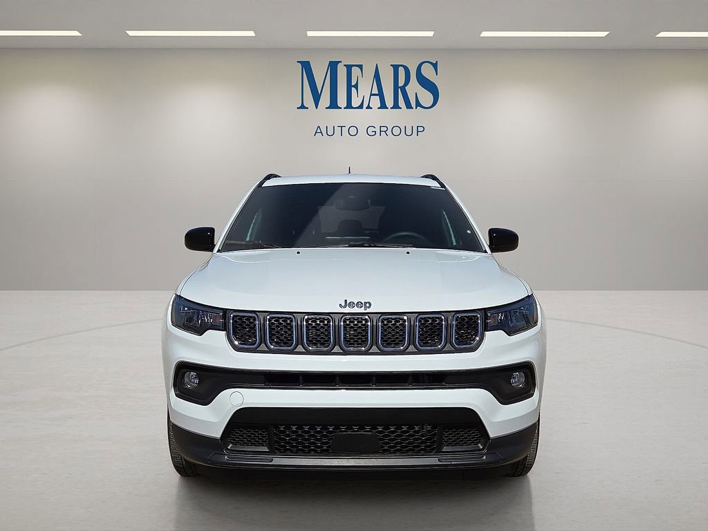 Used 2024 Jeep Compass Latitude image 8