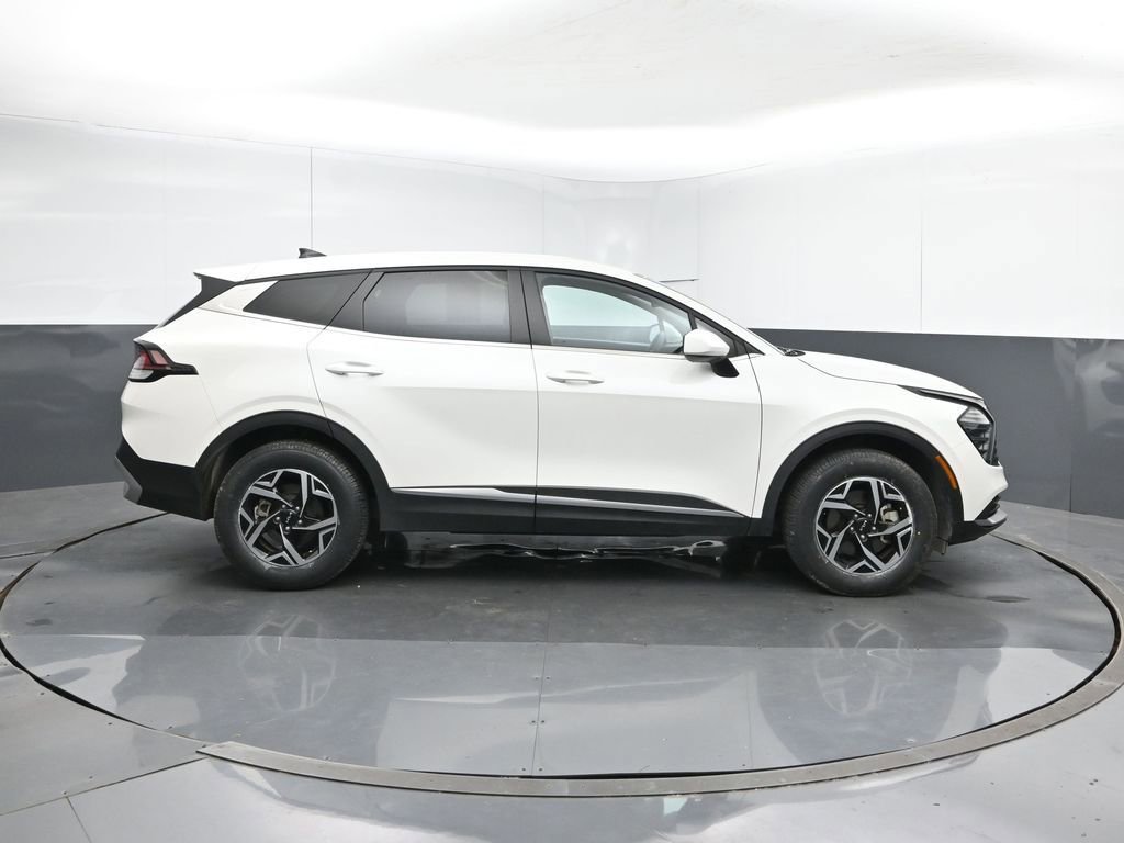 Used 2024 Kia Sportage LX image 6