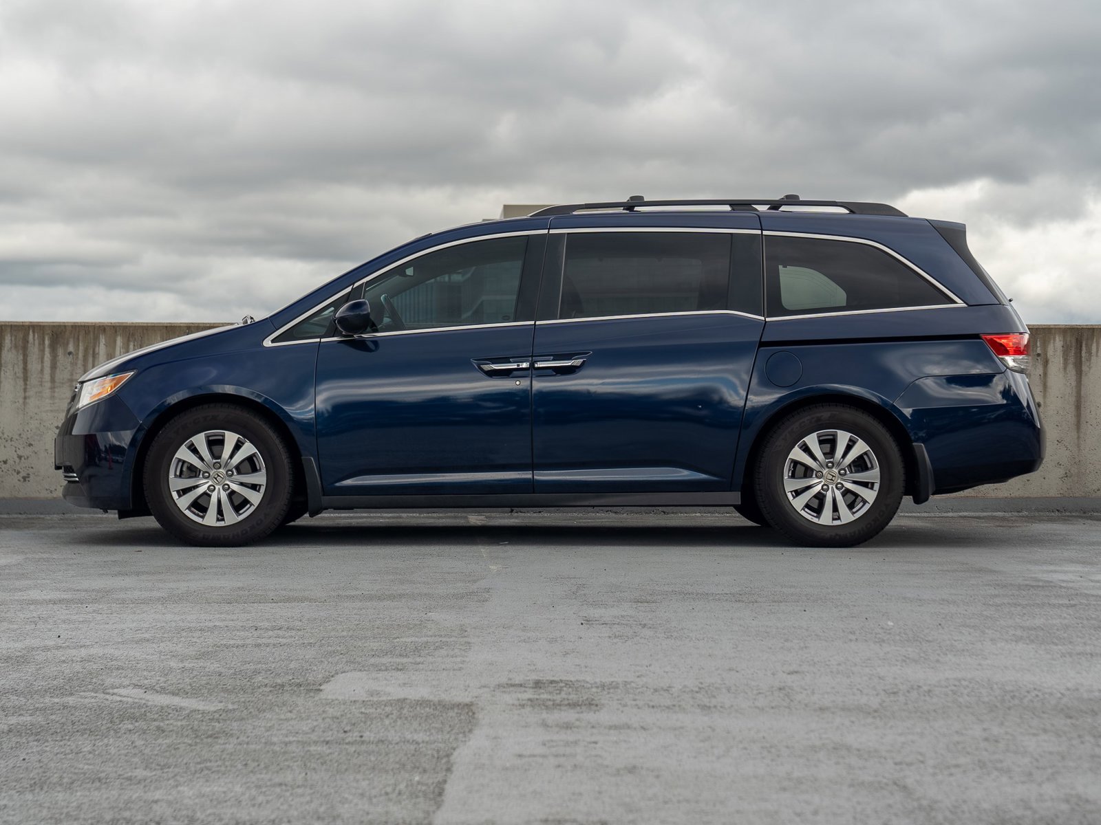 Used 2014 Honda Odyssey EX-L image 3