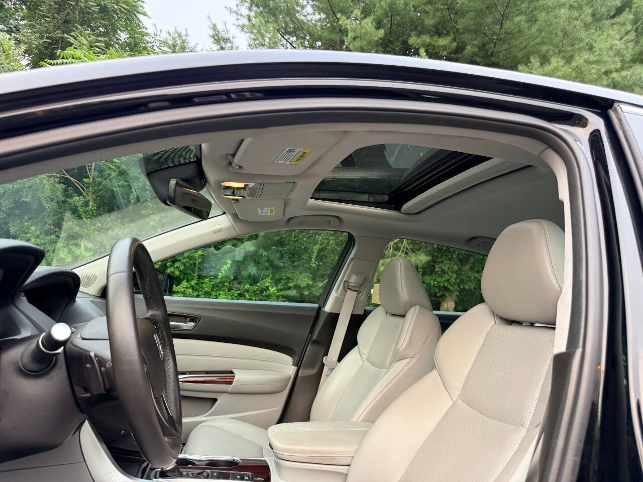 Used 2015 Acura TLX w/ Technology Package FWD image 12