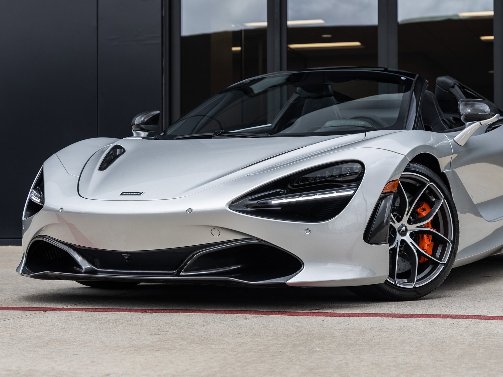Used 2020 McLaren 720S Spider image 4