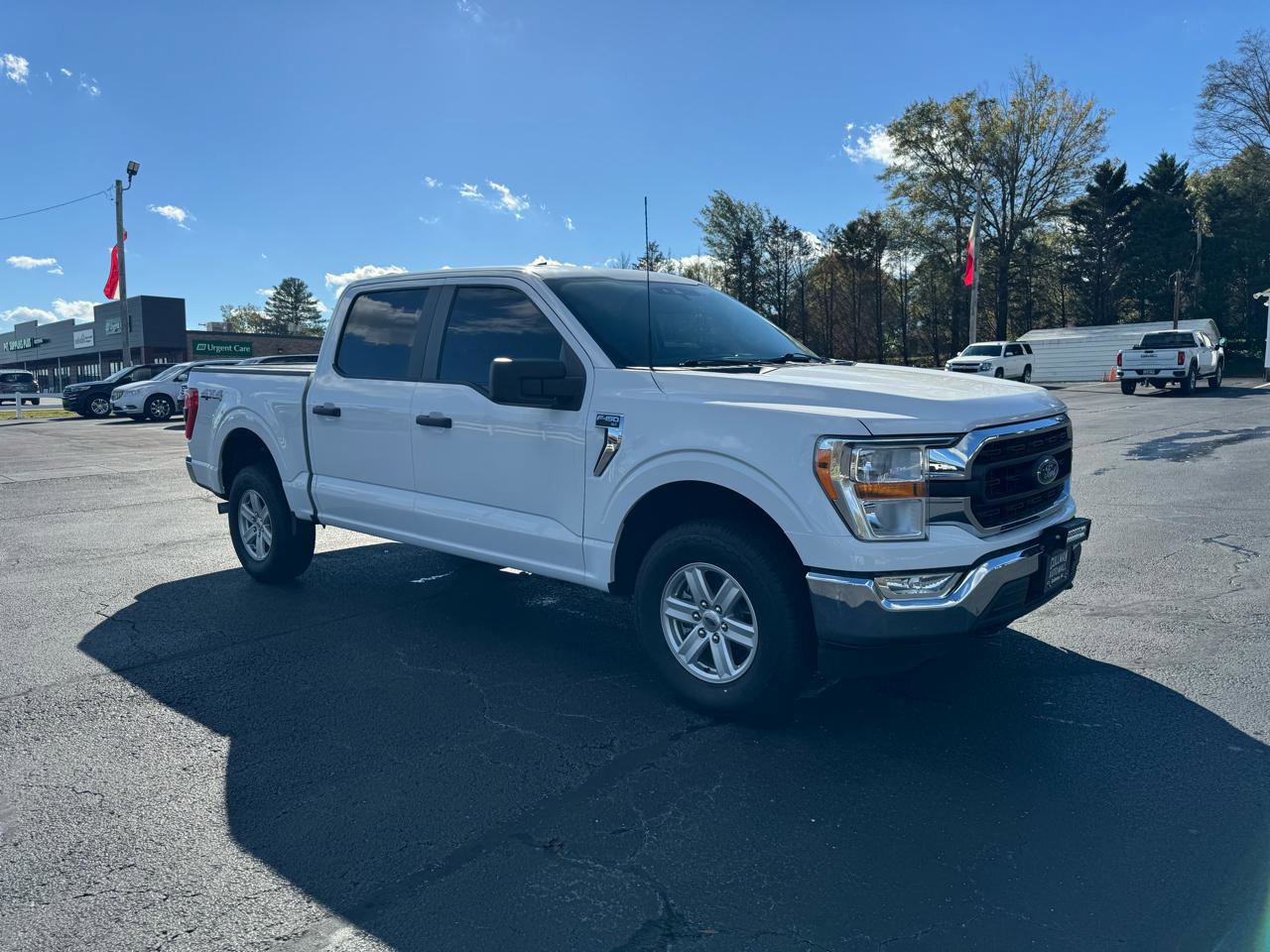 Used 2022 Ford F150 XLT w/ Trailer Tow Package AWD/4WD image 4