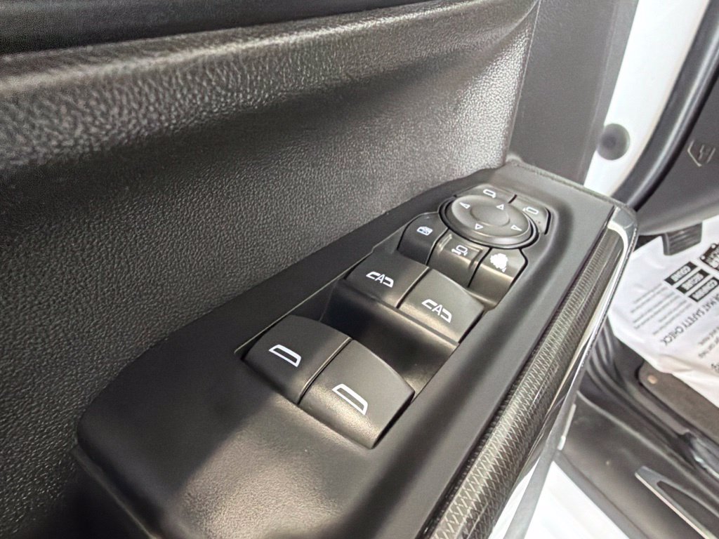 Used 2022 GMC Sierra 2500 AT4 w/ AT4 Premium Plus Package AWD/4WD image 18