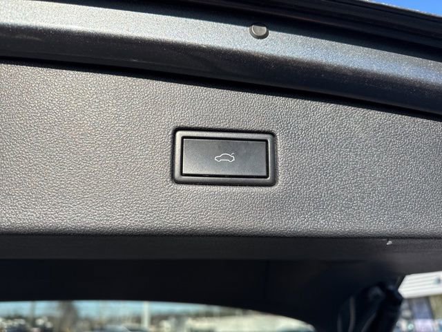 Used 2020 Volkswagen Tiguan SEL image 14