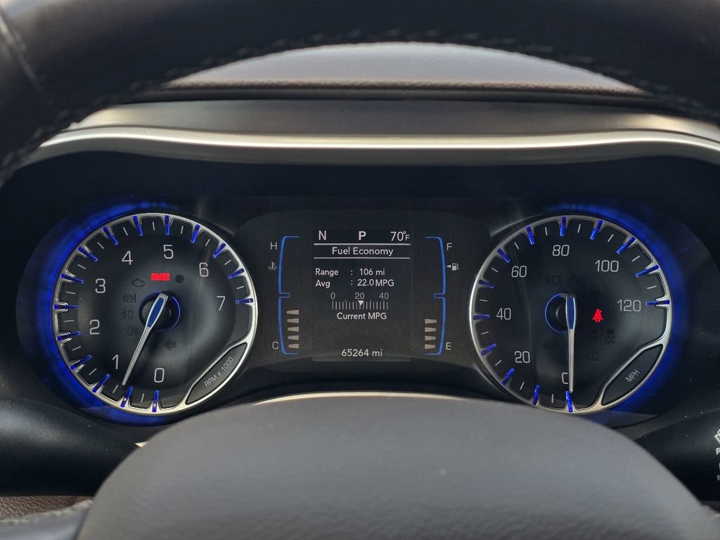 Used 2017 Chrysler Pacifica Touring-L FWD image 19