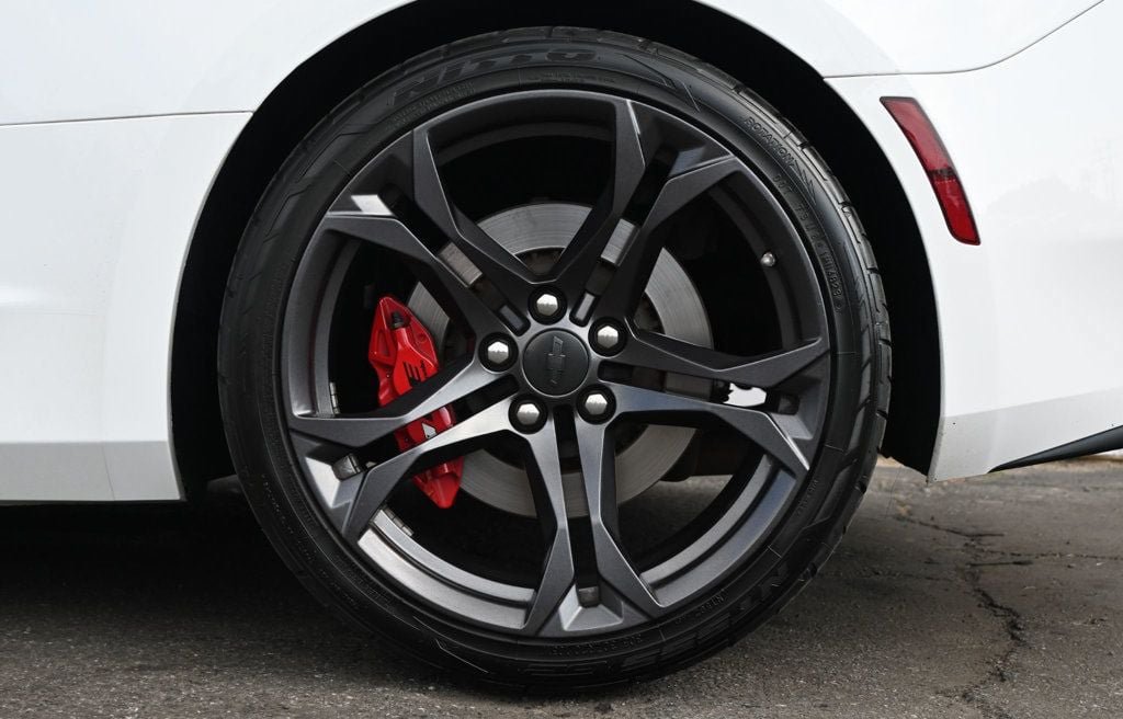 Used 2018 Chevrolet Camaro SS RWD image 10