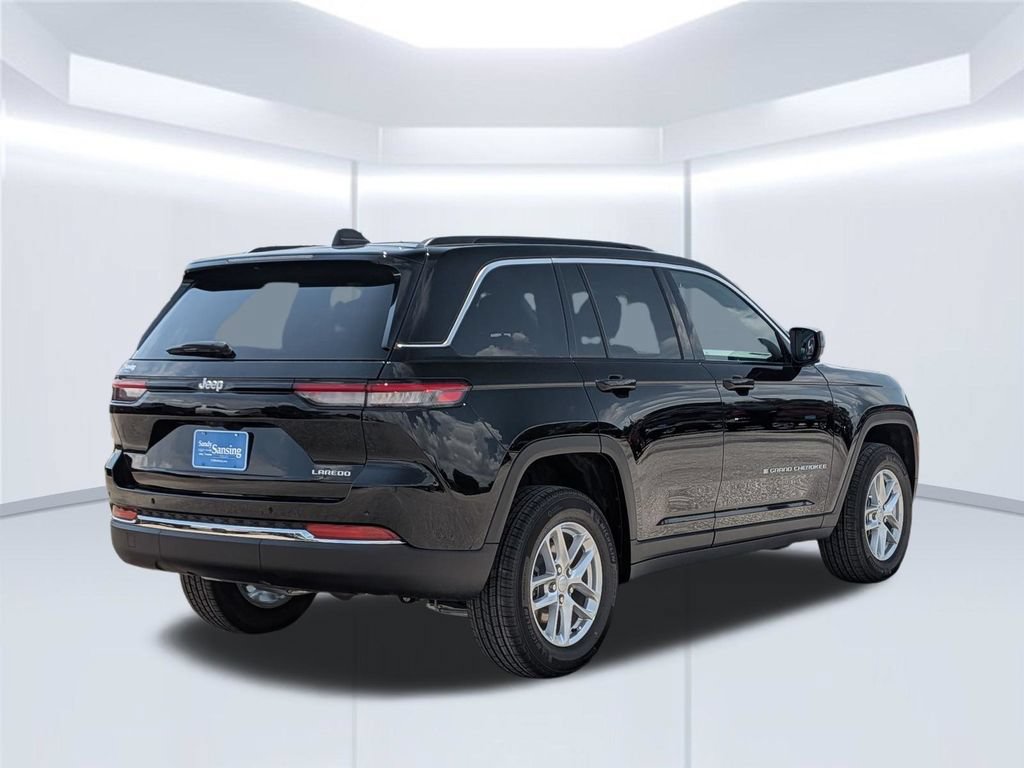 New 2026 Jeep Grand Cherokee Laredo X RWD image 6