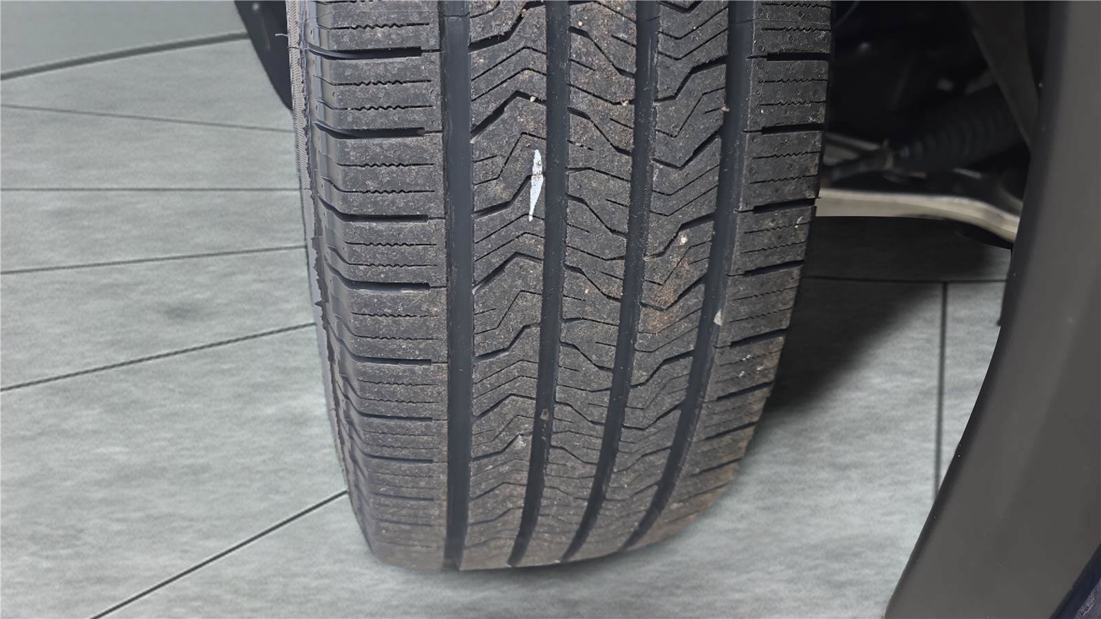 Used 2025 Nissan Rogue SV FWD image 30