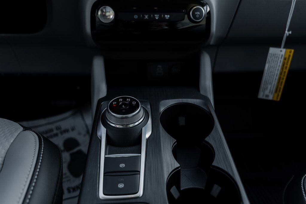 Certified 2024 Ford Escape SE image 17