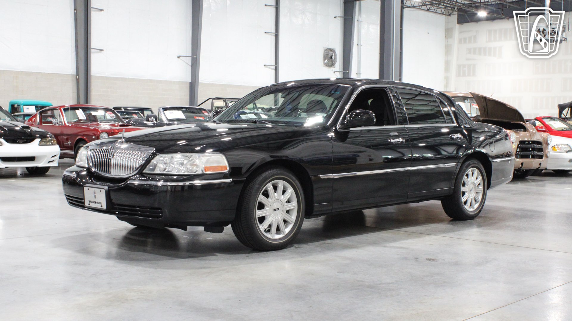 Used 2006 Lincoln Town Car Signature Limited RWD image 20