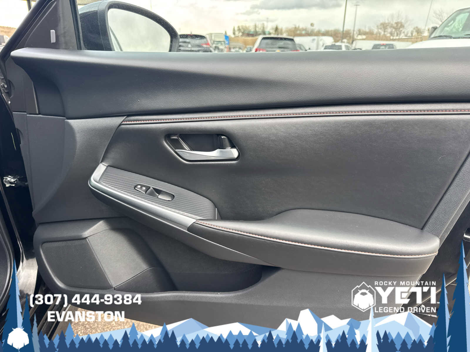 Used 2025 Nissan Sentra SR FWD image 12