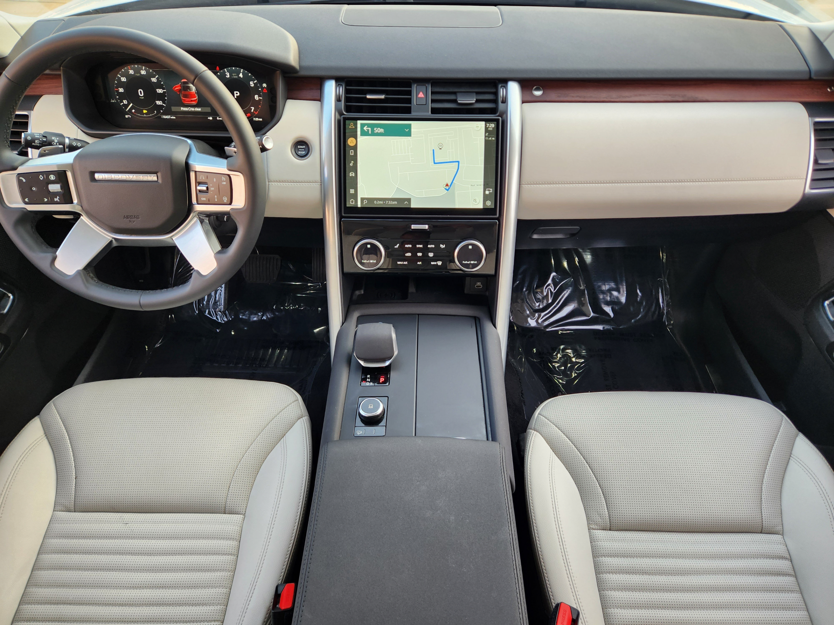 Certified 2025 Land Rover Discovery S AWD/4WD image 23