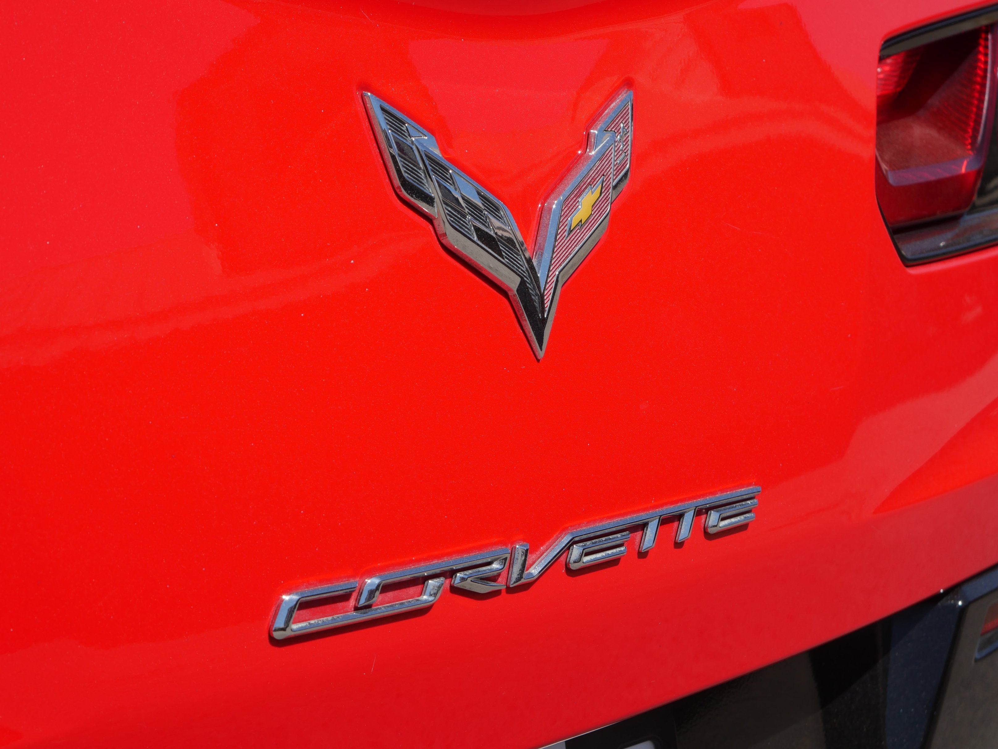 Used 2019 Chevrolet Corvette Stingray Coupe w/ 3LT Preferred Equipment Group RWD image 19