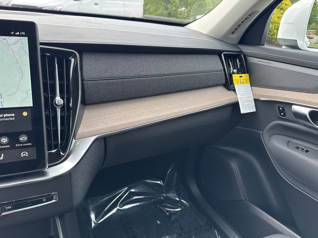 New 2025 Volvo XC90 T8 Plus w/ Protection Package Premier image 26