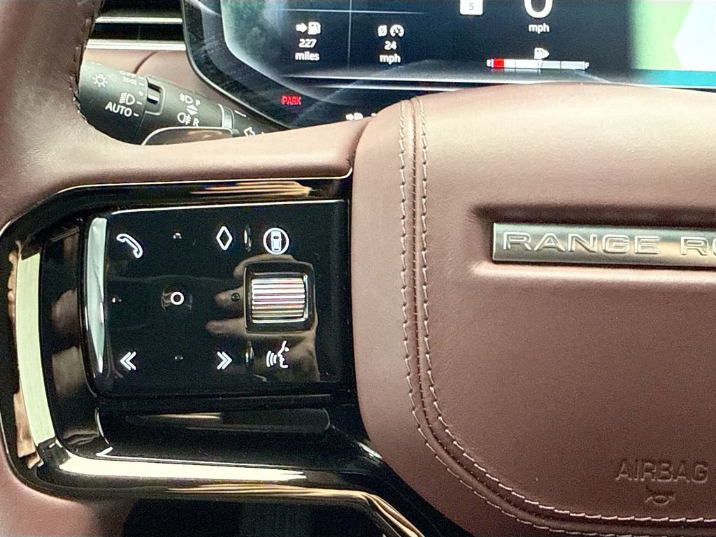 Used 2024 Land Rover Range Rover Sport Dynamic SE image 11