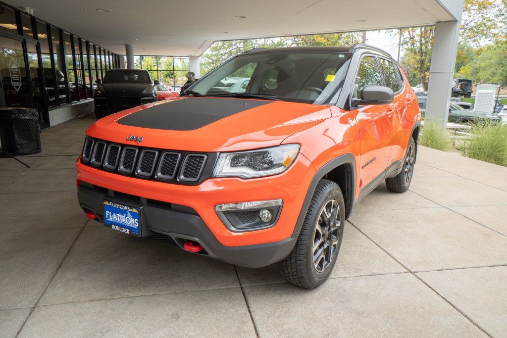 Used 2021 Jeep Compass Trailhawk w/ Sun and Sound Group AWD/4WD image 3
